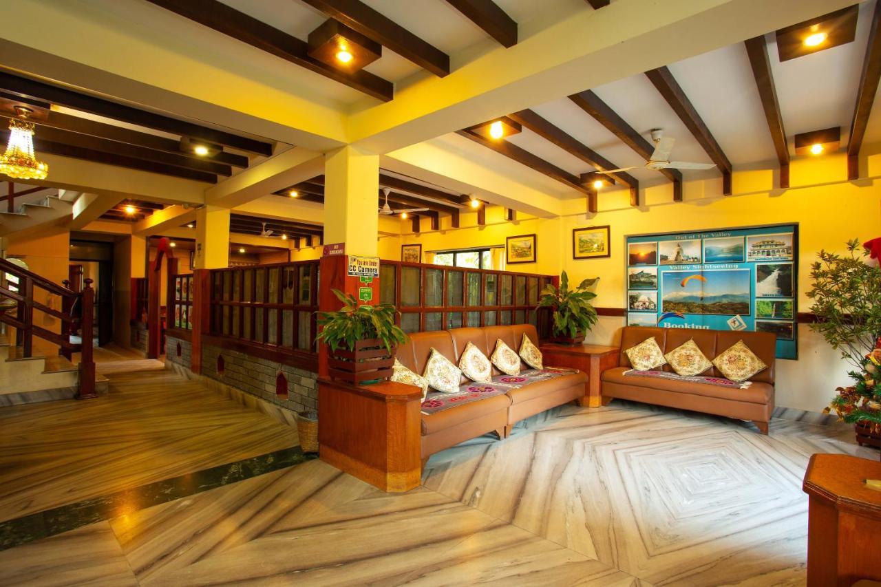 Hotel Orchid Покхара Экстерьер фото